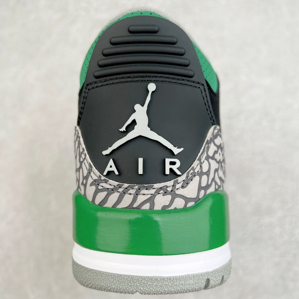 Air Jordan 3 "Pine Green"