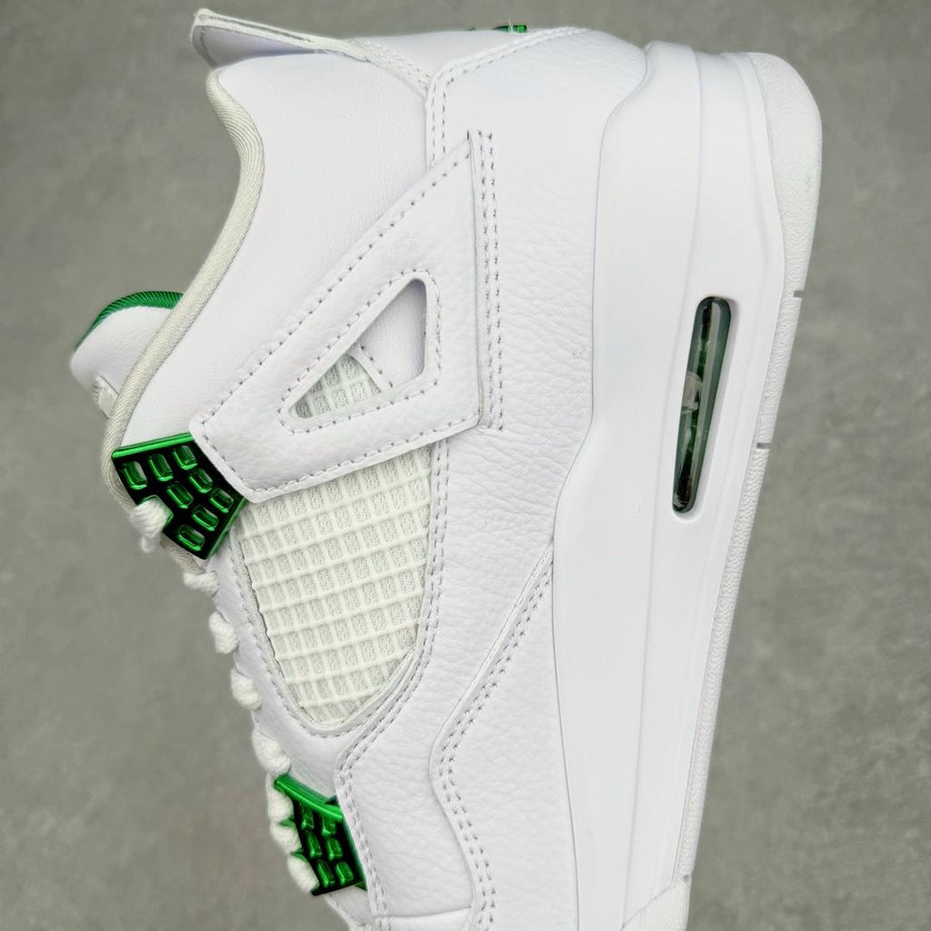Air Jordan 4 "Metallic Green"
