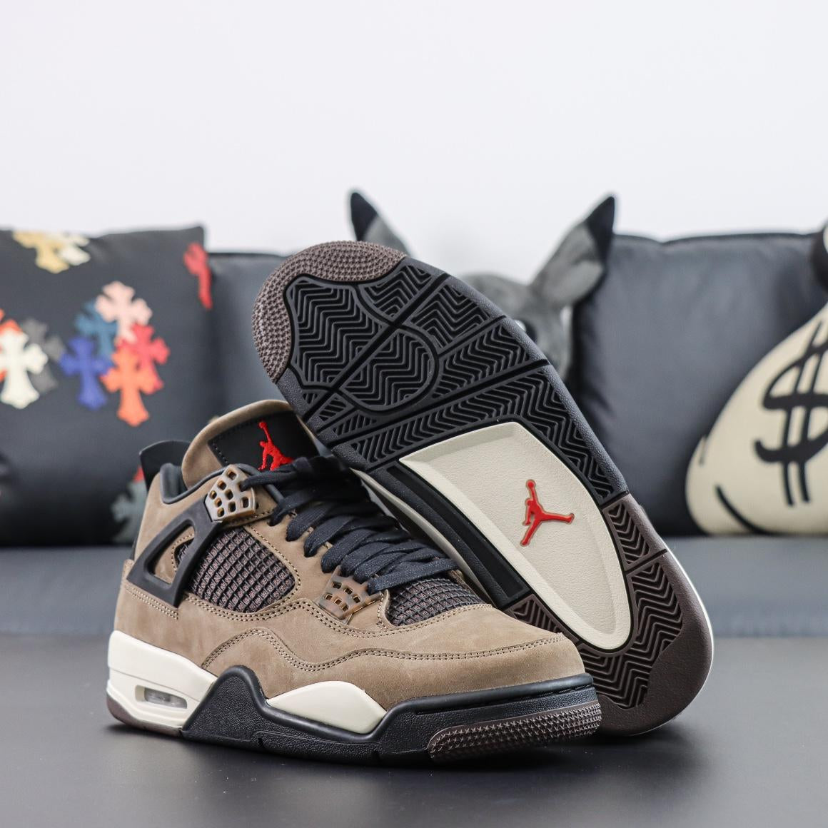 Travis Scott x Air Jordan 4 "Mocha"