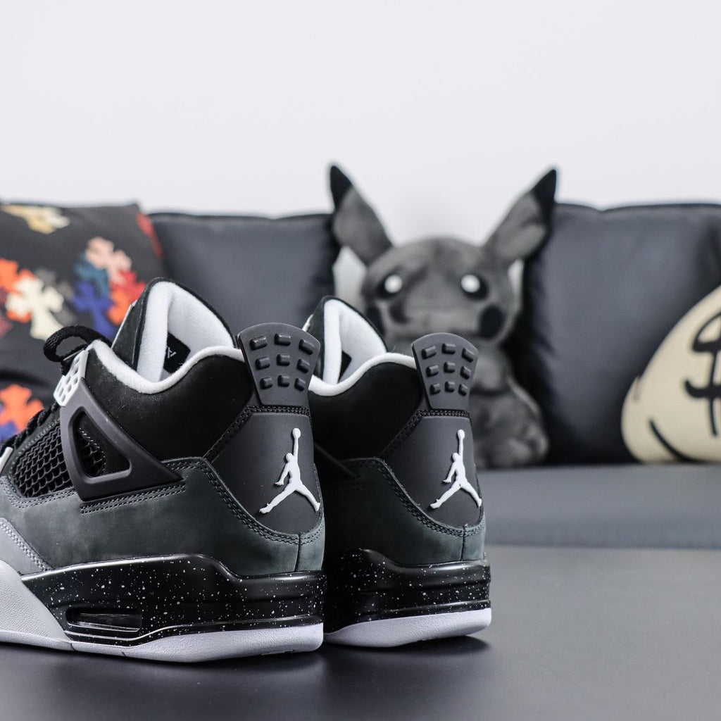Air Jordan 4 "Fear"