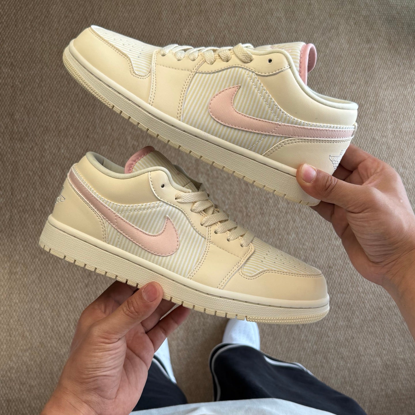 Air Jordan 1 Low SE "Pink Sail"