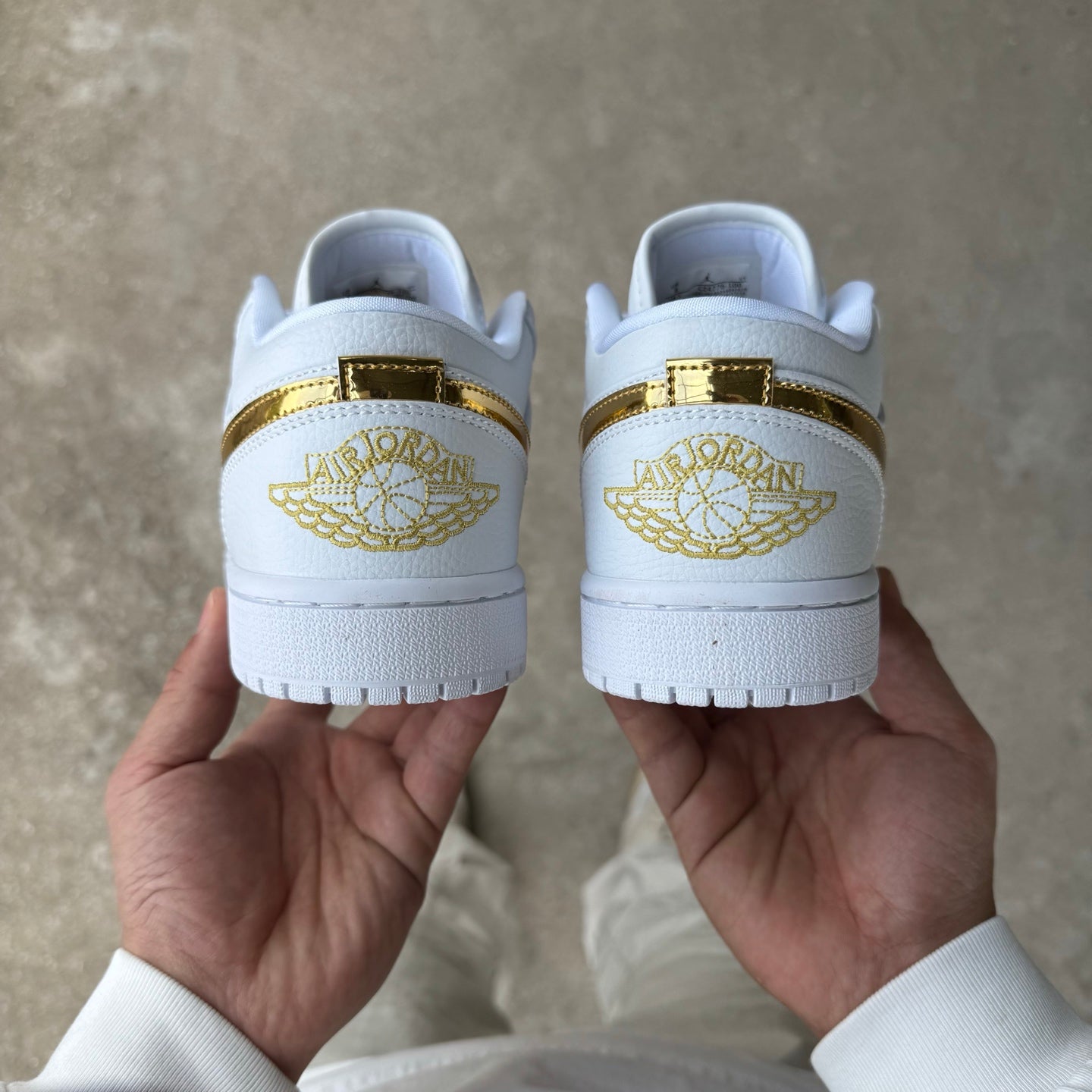 Air Jordan 1 Low SE "White Metallic Gold"