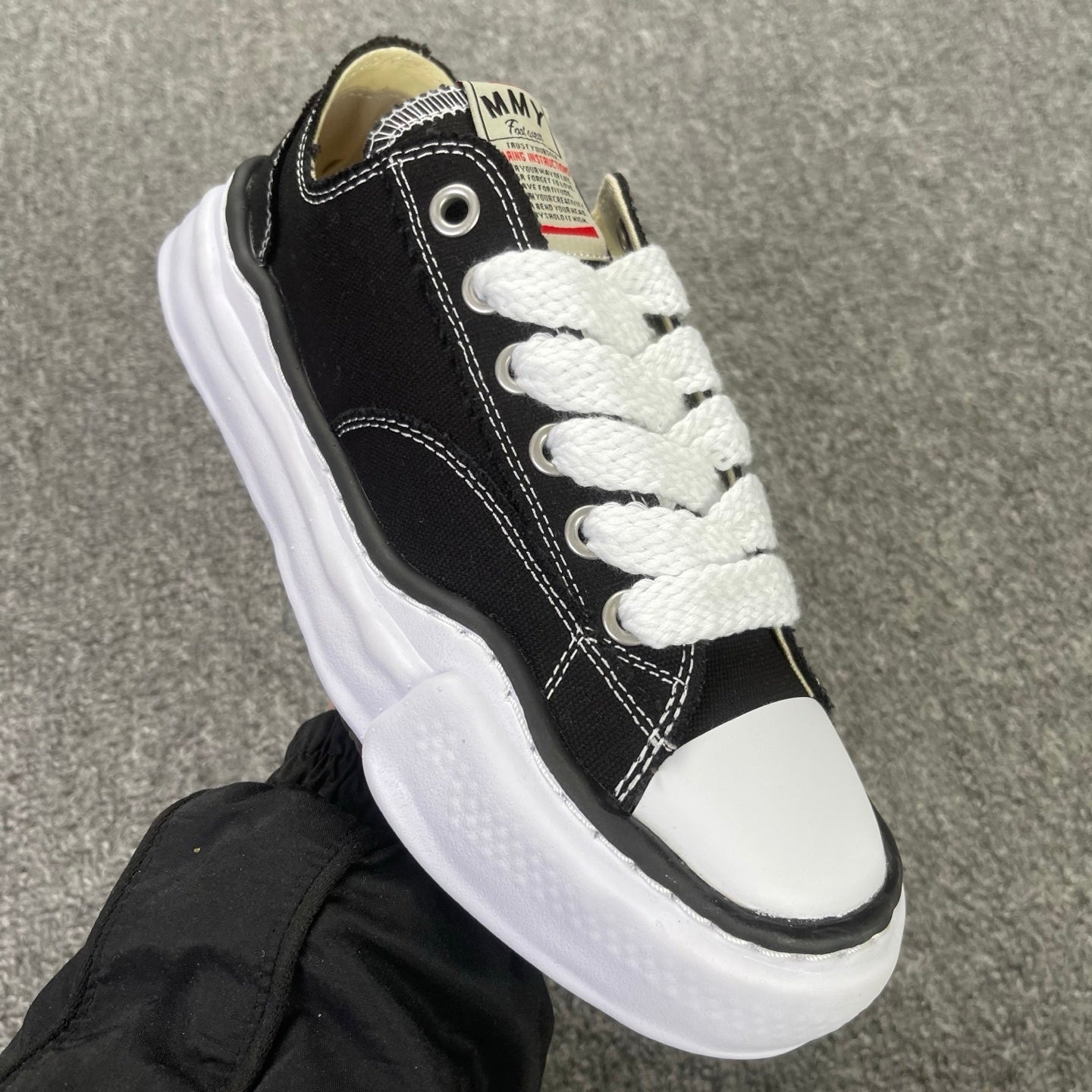 MIHARA YASUHIRO "Black/White Clássico"