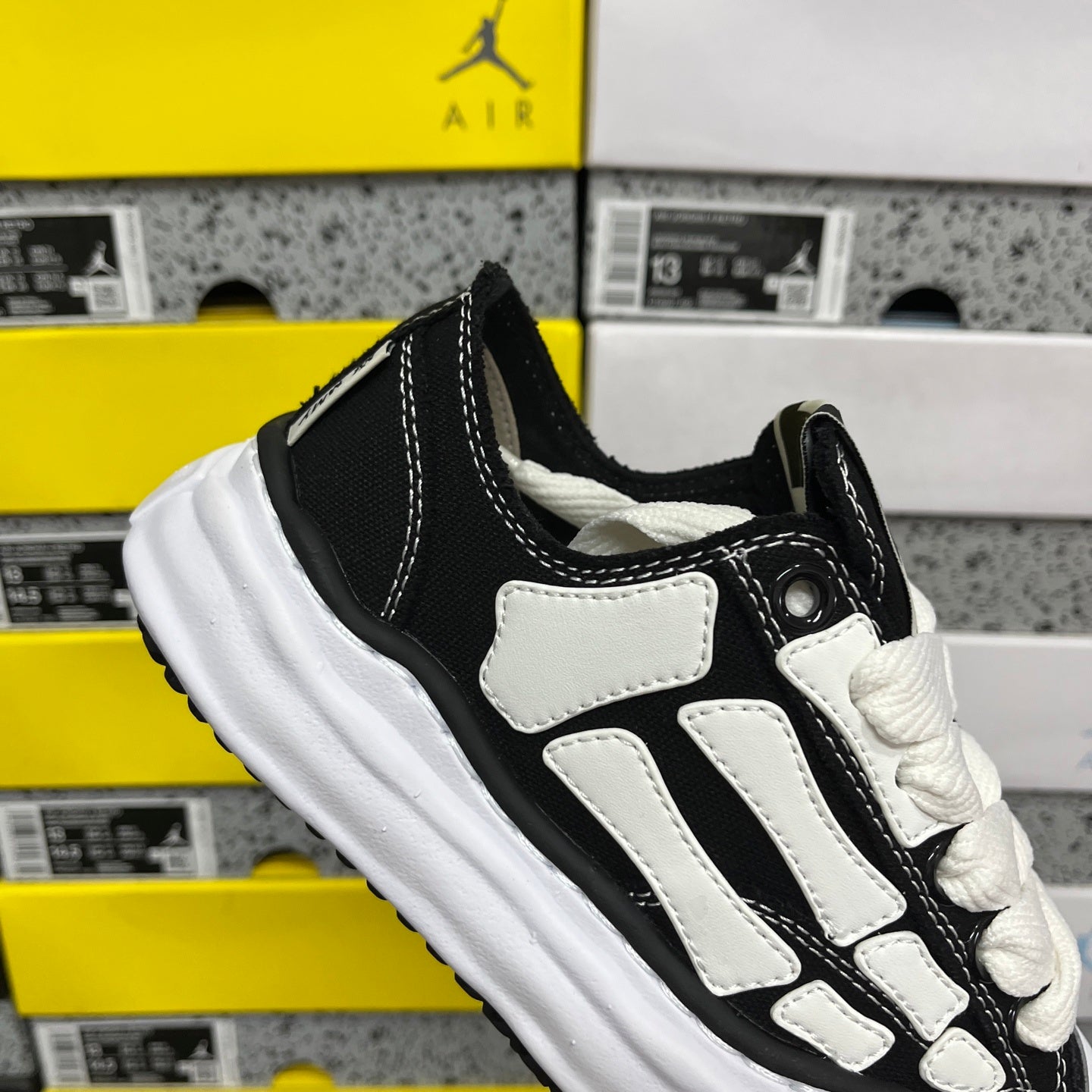 MIHARA YASUHIRO "Bone Black/White"