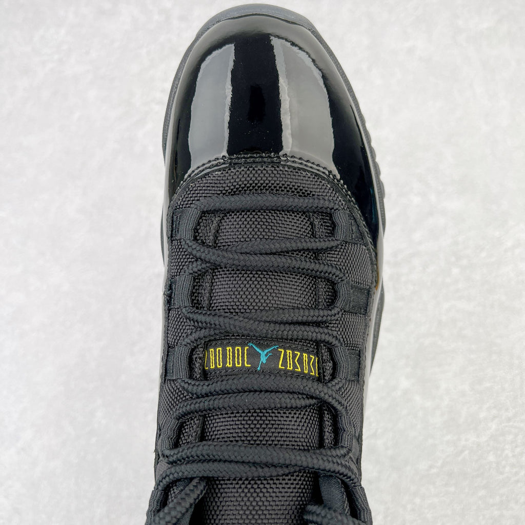 Air Jordan 11 "Cap and Gown"