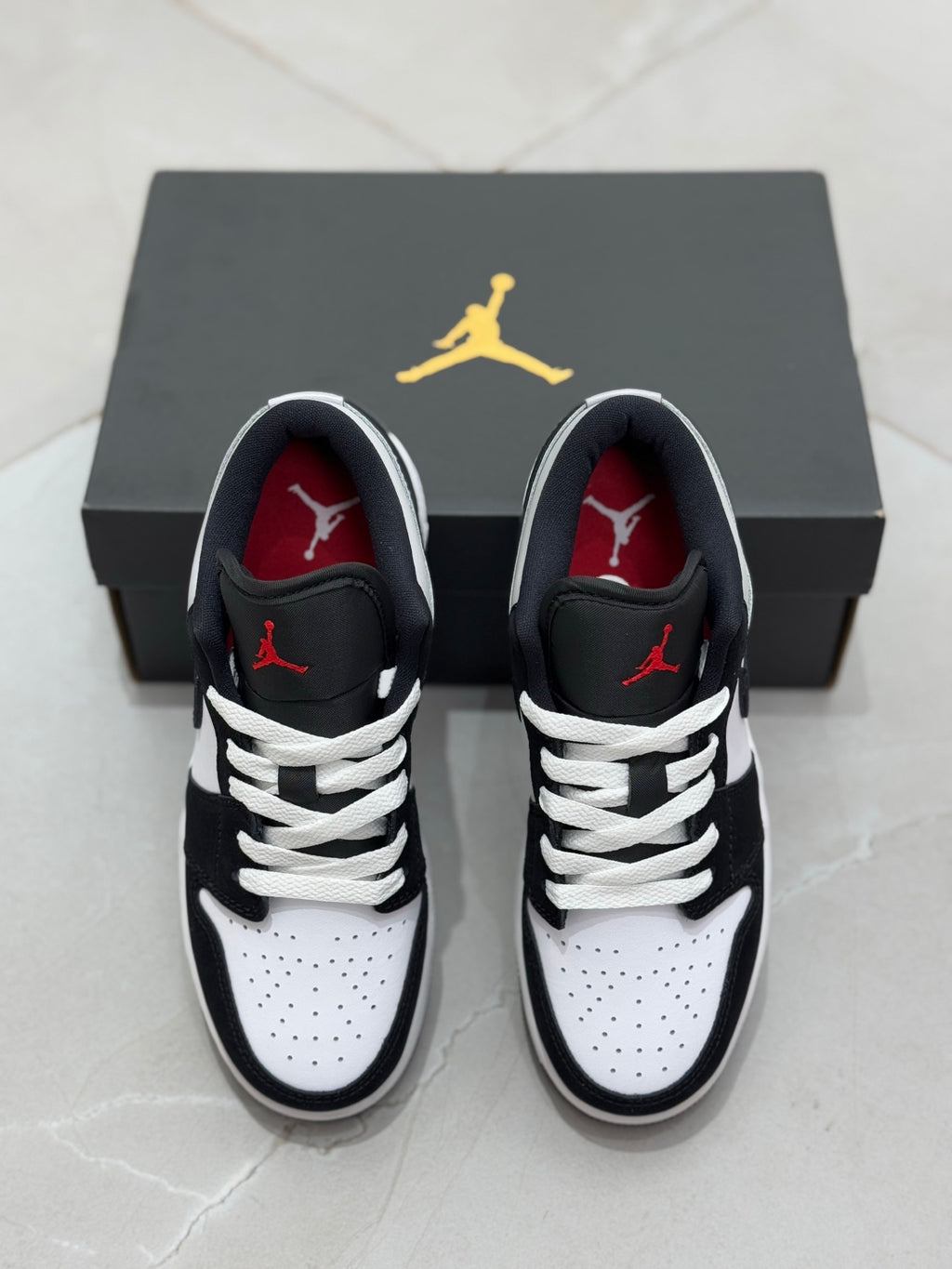 Air Jordan 1 Low SE "Light Smoke Grey"