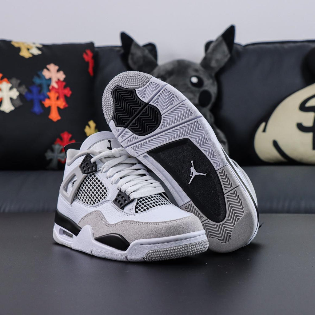 Air Jordan 4 "White Oreo"