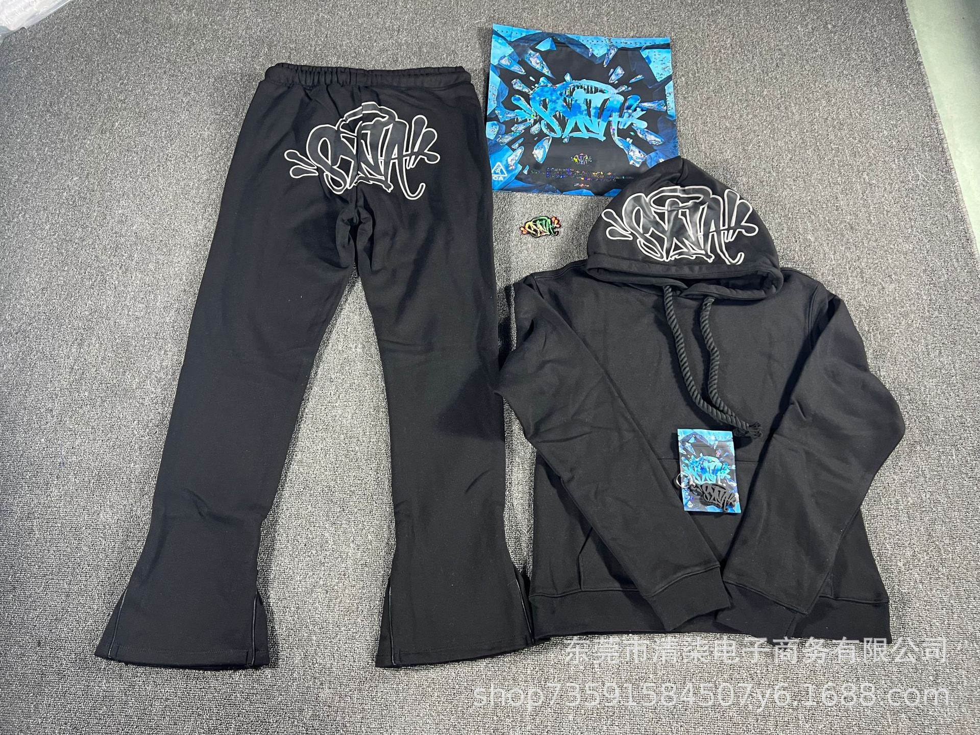 Conjunto Moletom SYNA "Flare Black/White Outline"