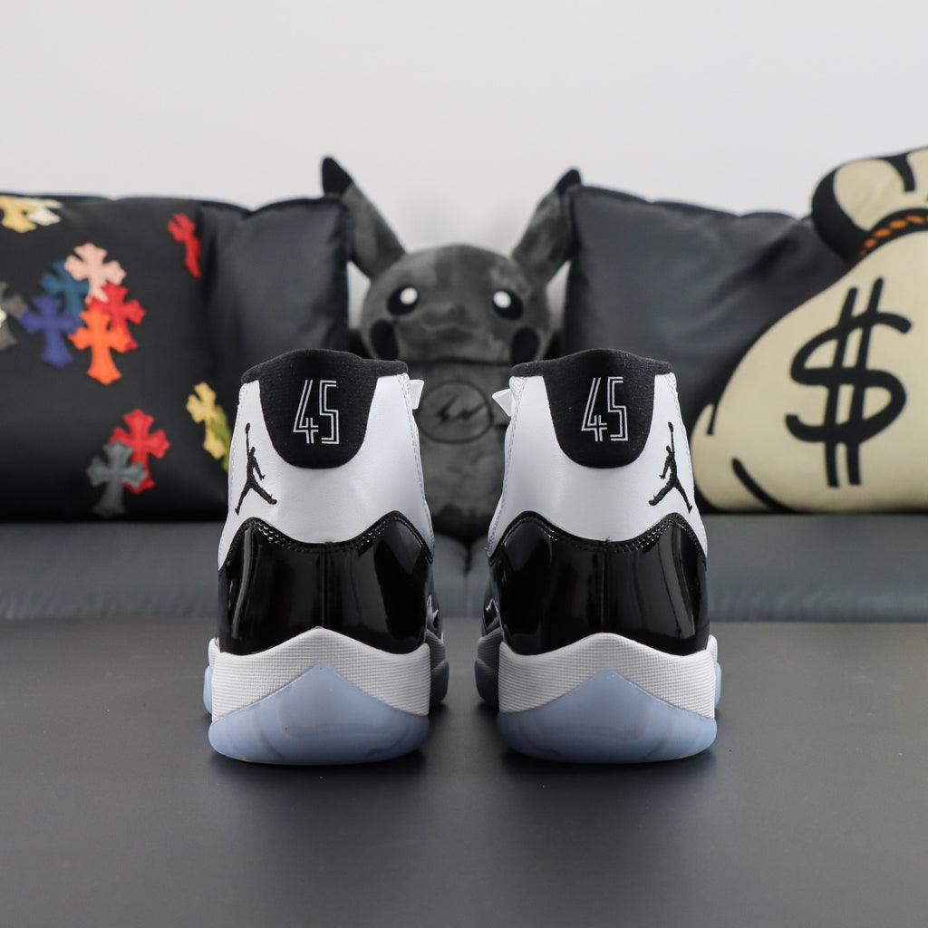 Air Jordan 11 "Concord"