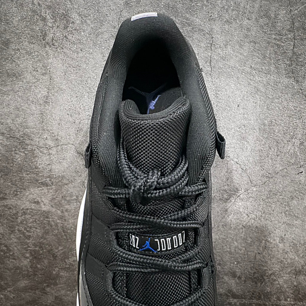 Air Jordan 11 Low "Space Jam"