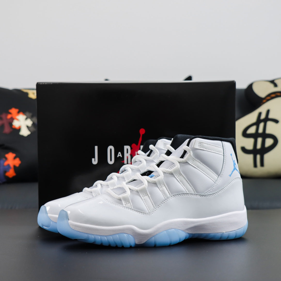 Air Jordan 11 "Legend Blue"