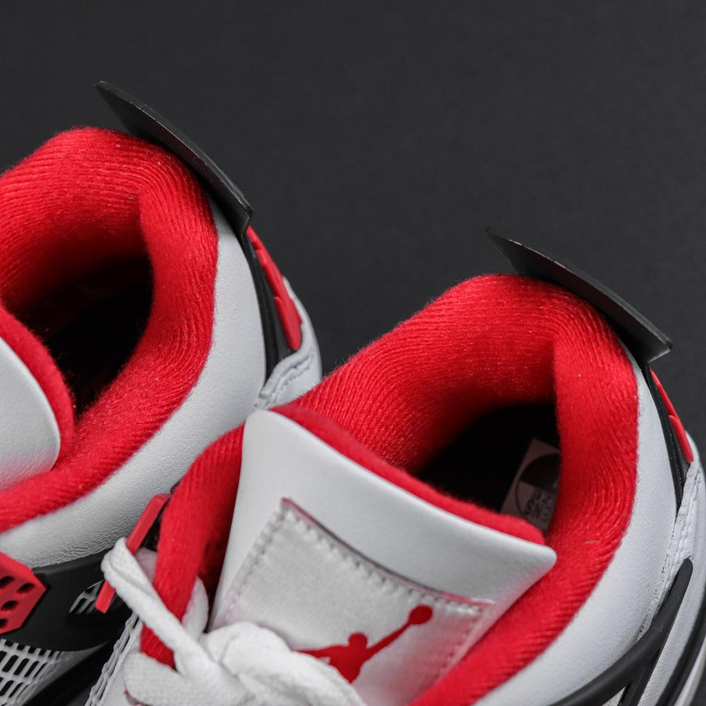 Air Jordan 4 "Fire Red"