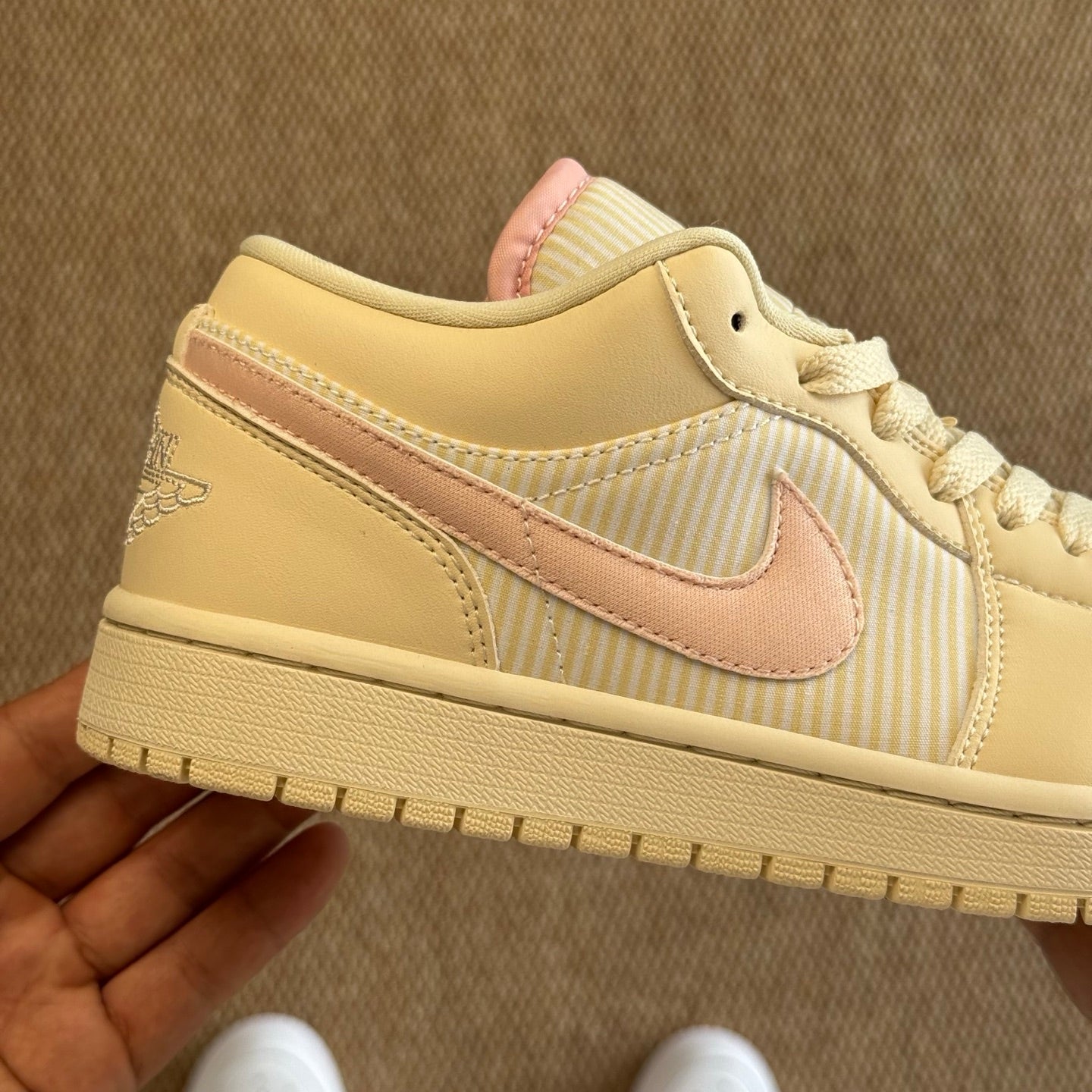 Air Jordan 1 Low SE "Pink Sail"