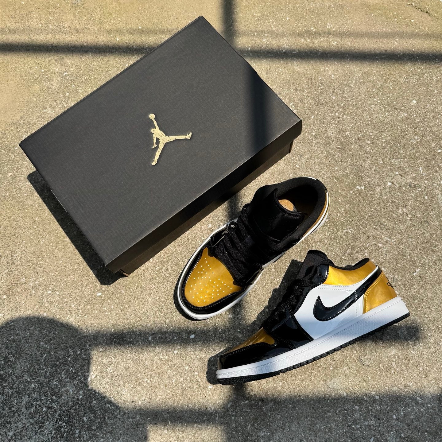 Air Jordan 1 Low "Gold Toe"
