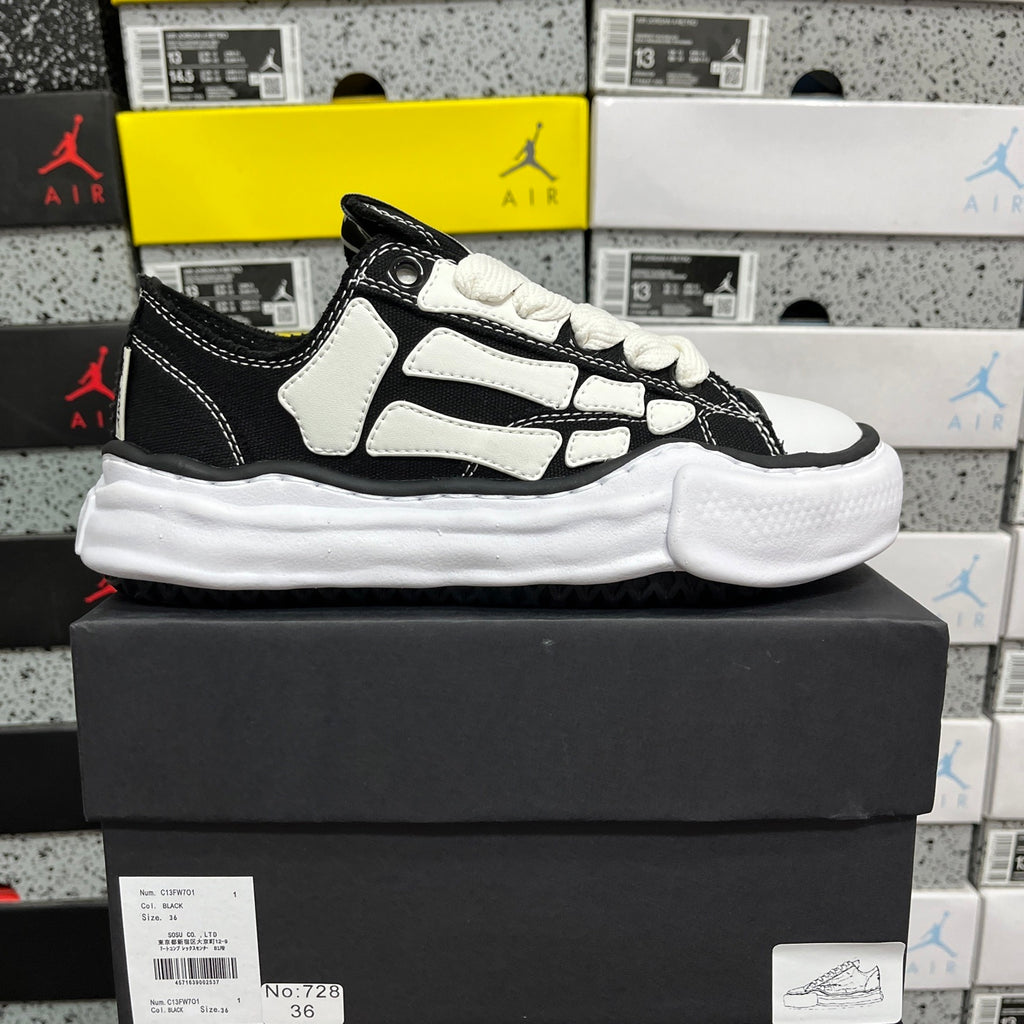 MIHARA YASUHIRO "Bone Black/White"