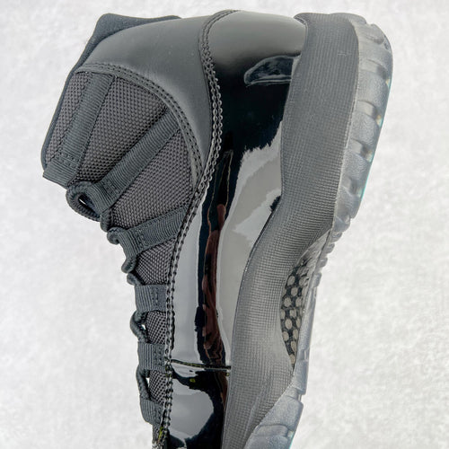 Air Jordan 11 "Cap and Gown"