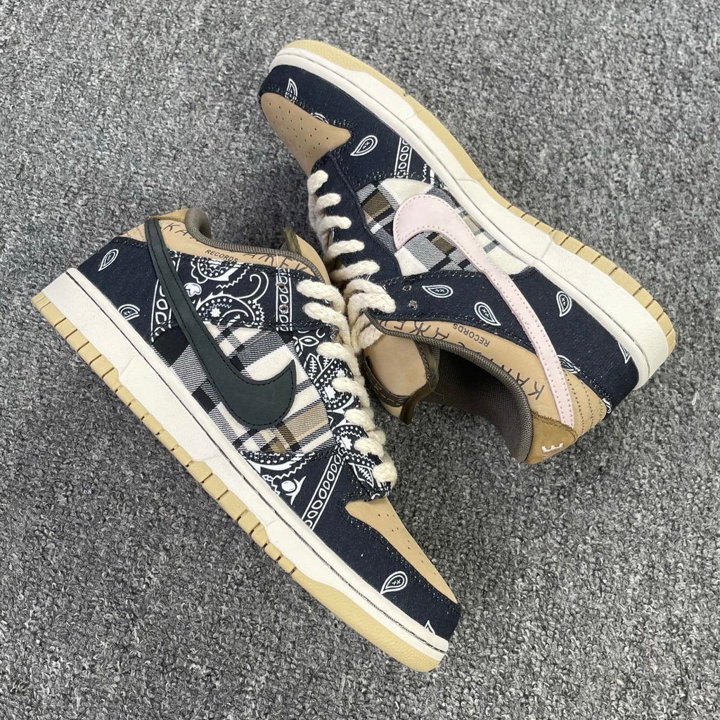 Nike SB Dunk Low x Travis Scott "Paisley Bandana"