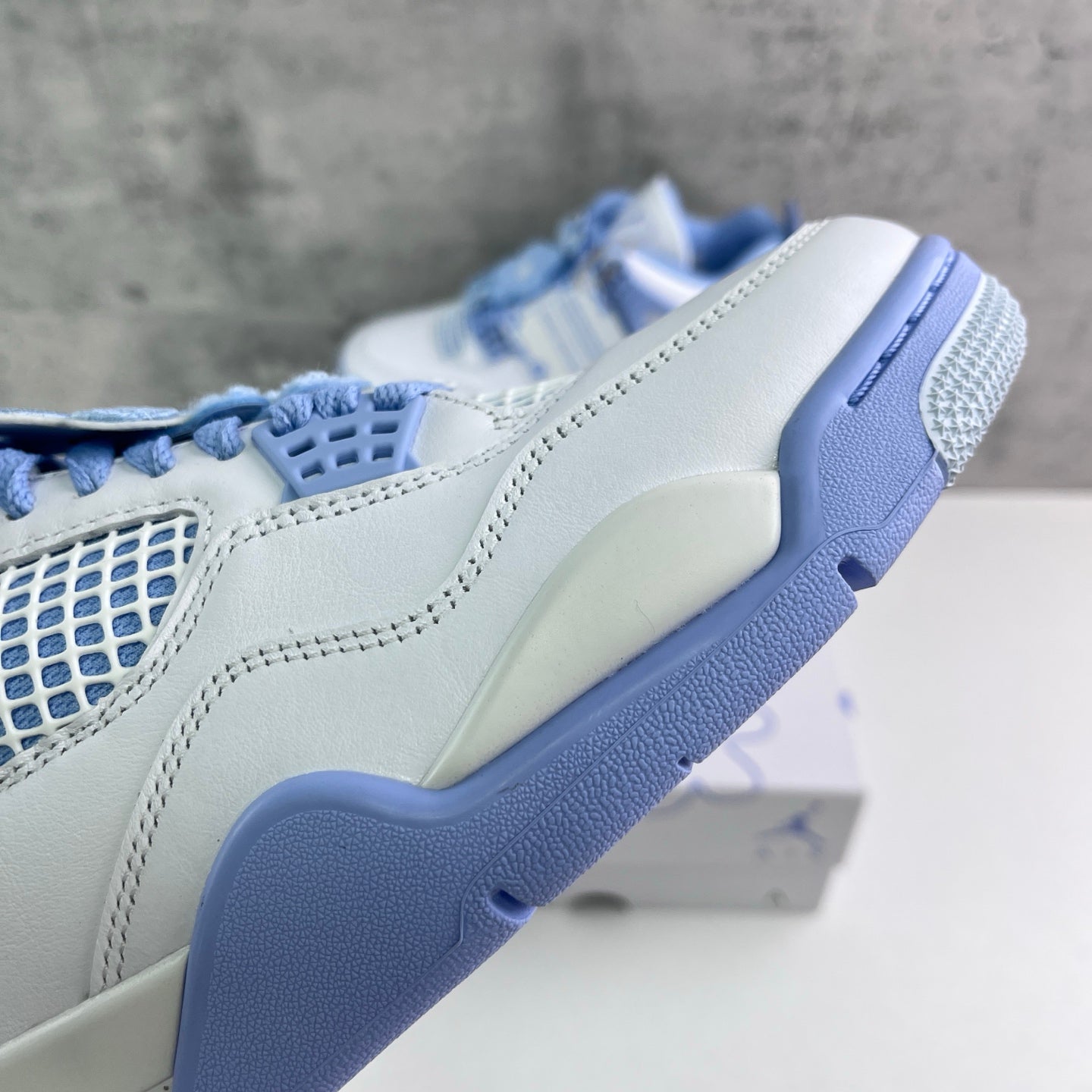 Air Jordan 4 "Forget Me Not"
