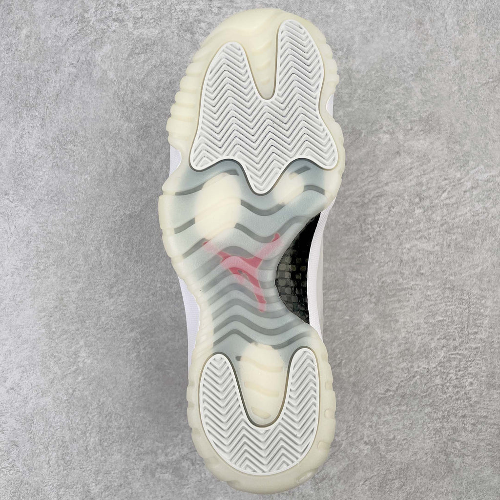 Air Jordan 11 "Platinum Tint"