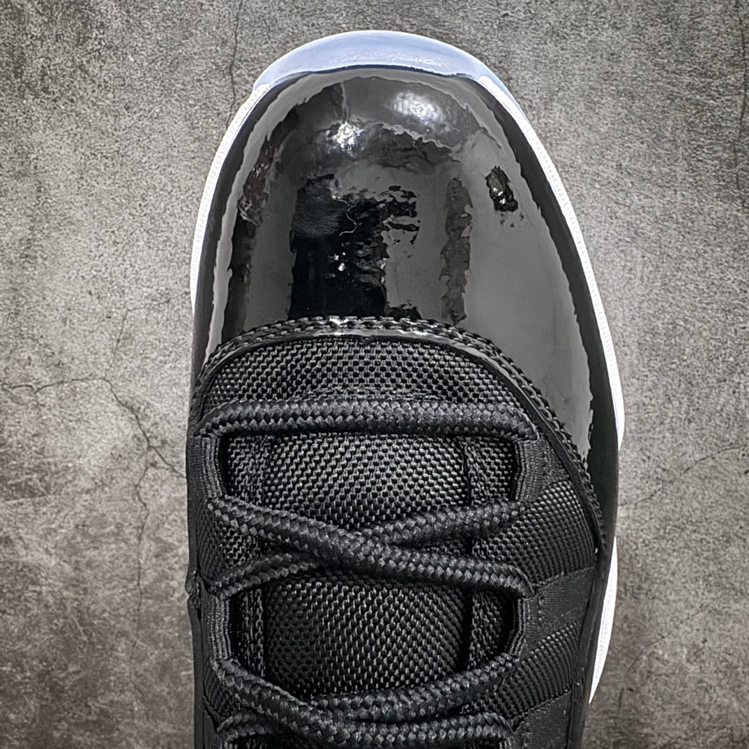 Air Jordan 11 "Space Jam"