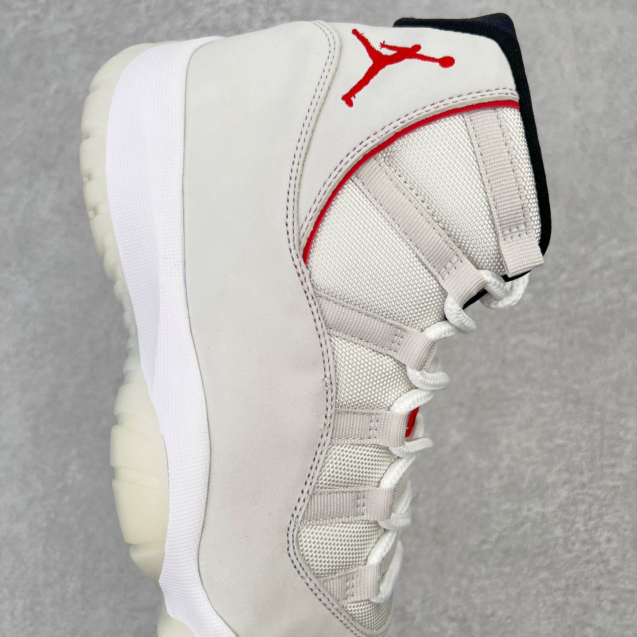 Air Jordan 11 "Platinum Tint"