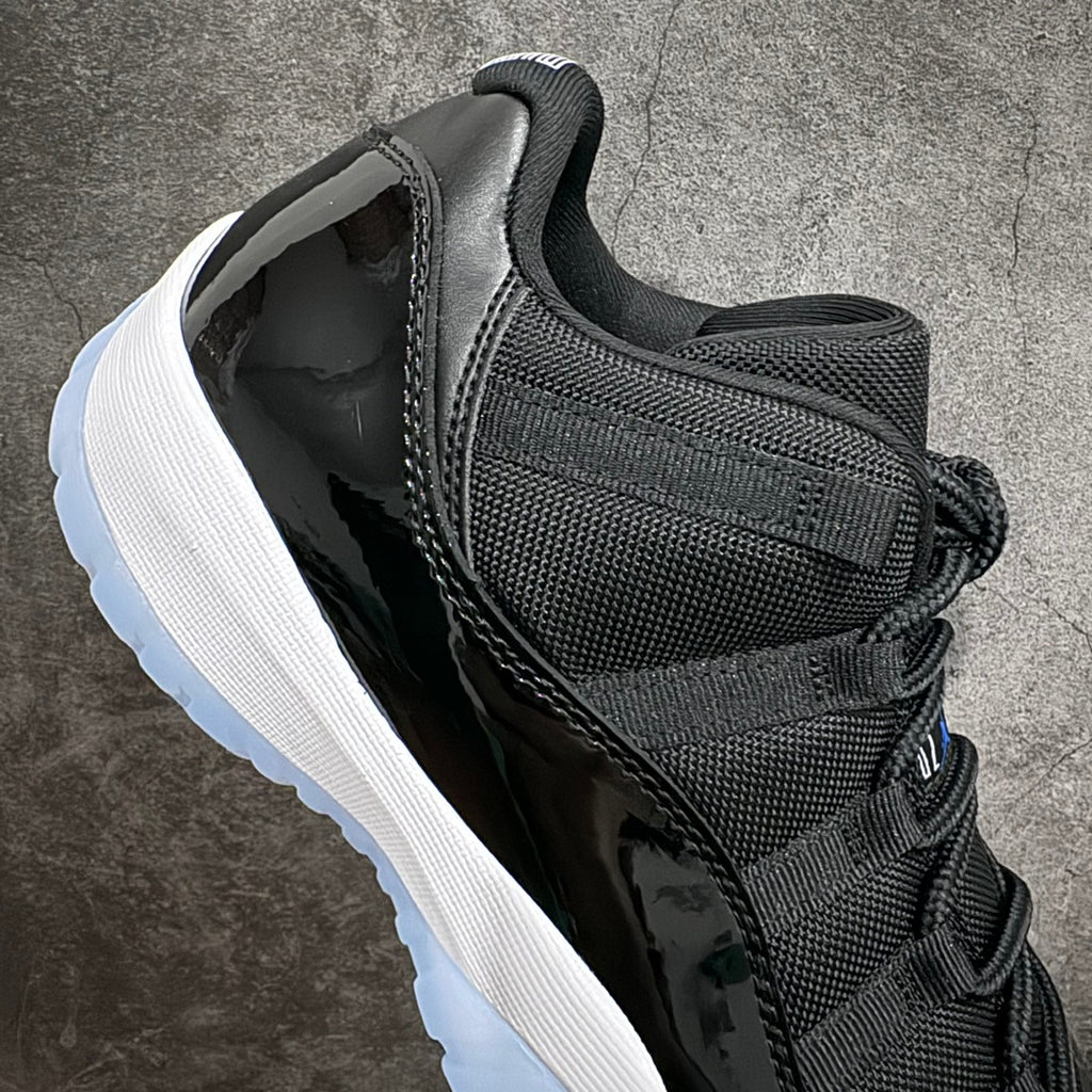 Air Jordan 11 "Space Jam"