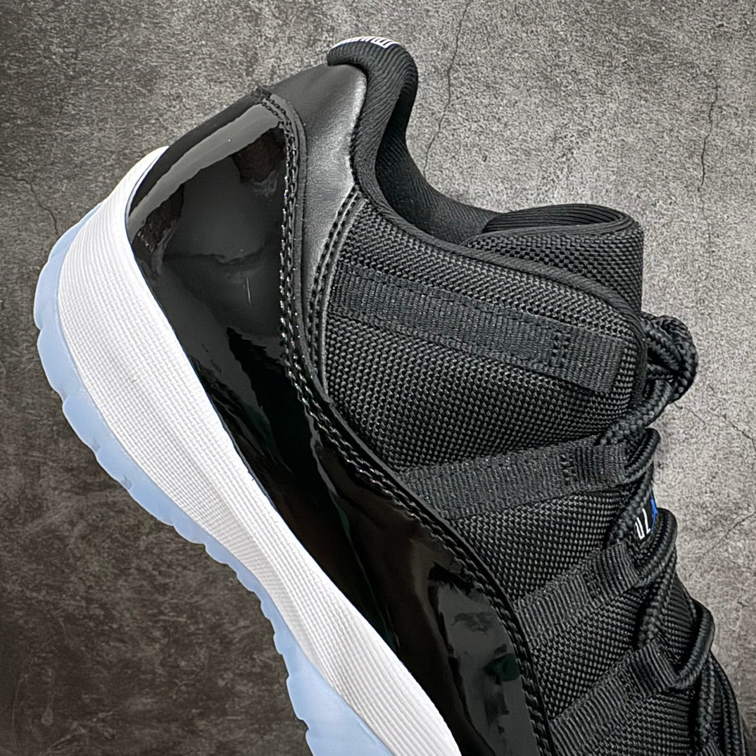 Air Jordan 11 "Space Jam"