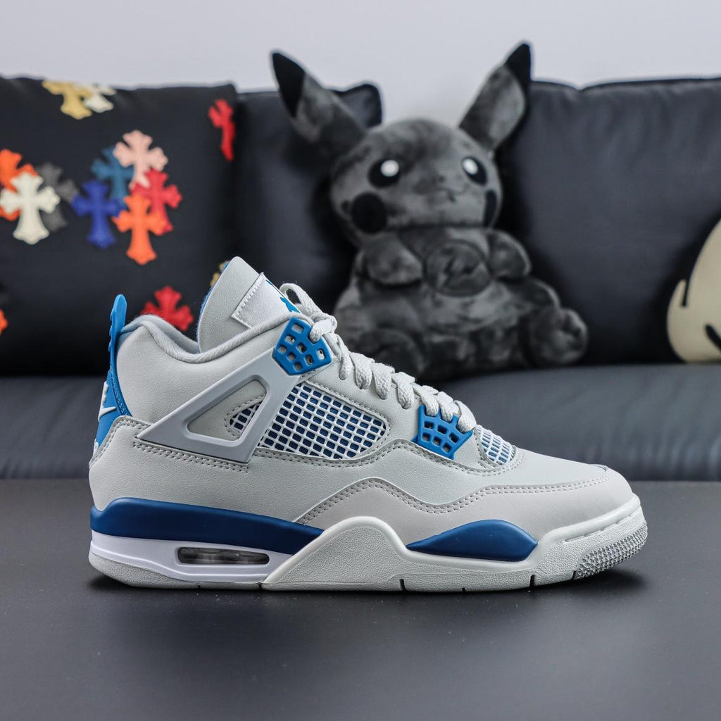 Air Jordan 4 "Military Blue"