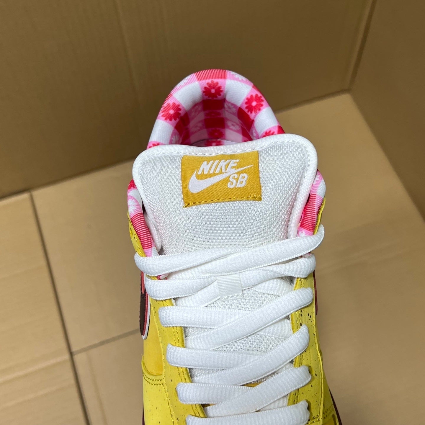 Nike SB Dunk Low "Yellow Lobster"