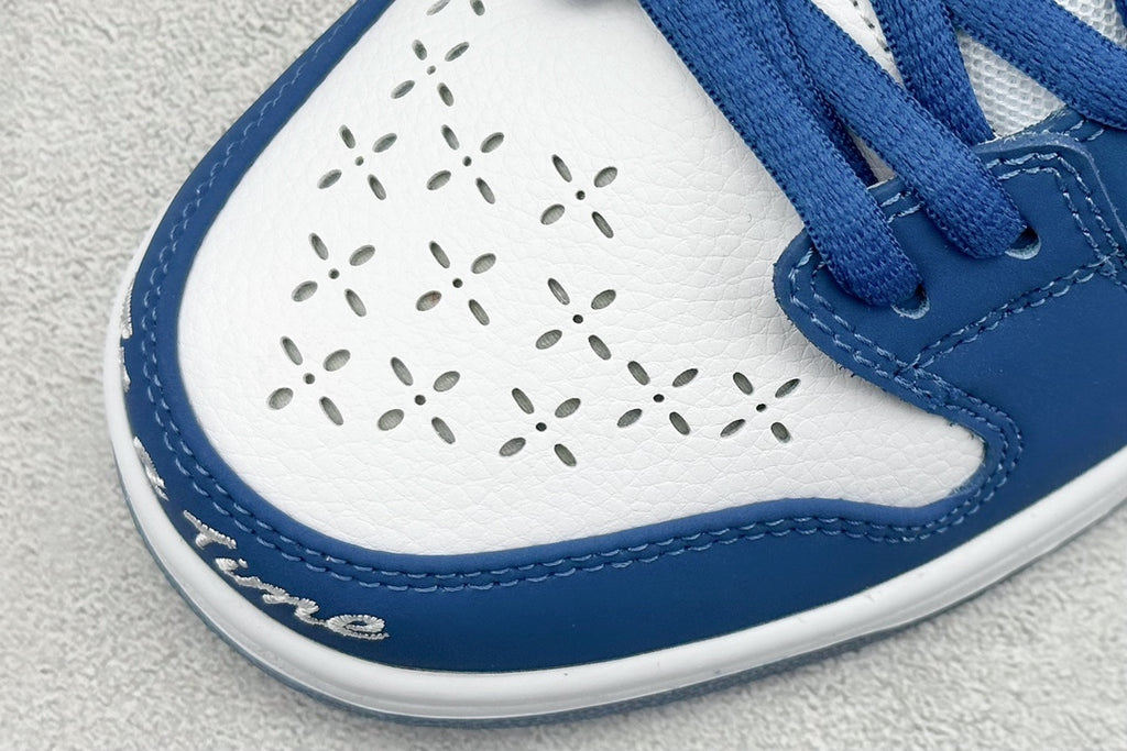 Nike SB Dunk Low "April Skateboards"