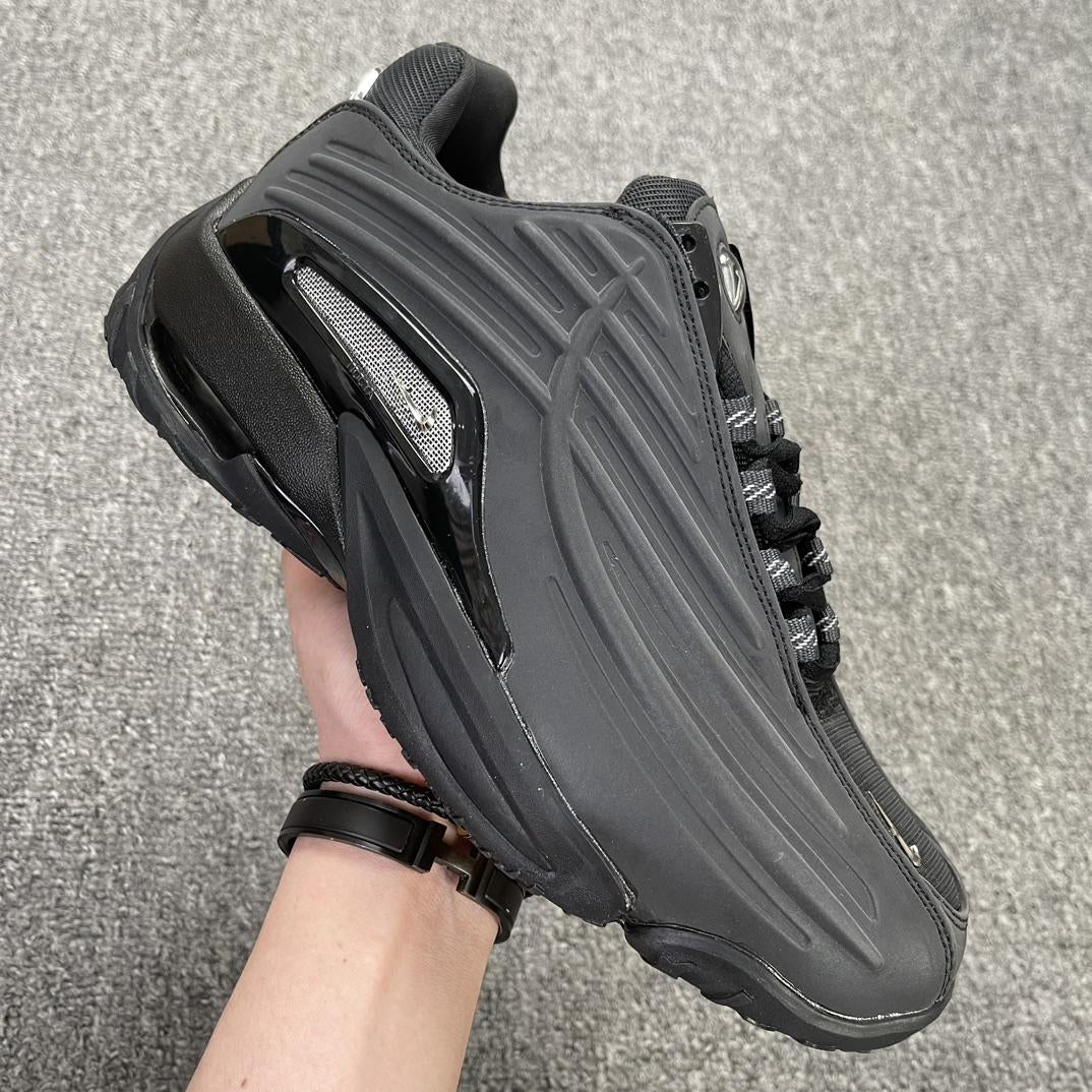 Hot Step 2 "Triple Black"