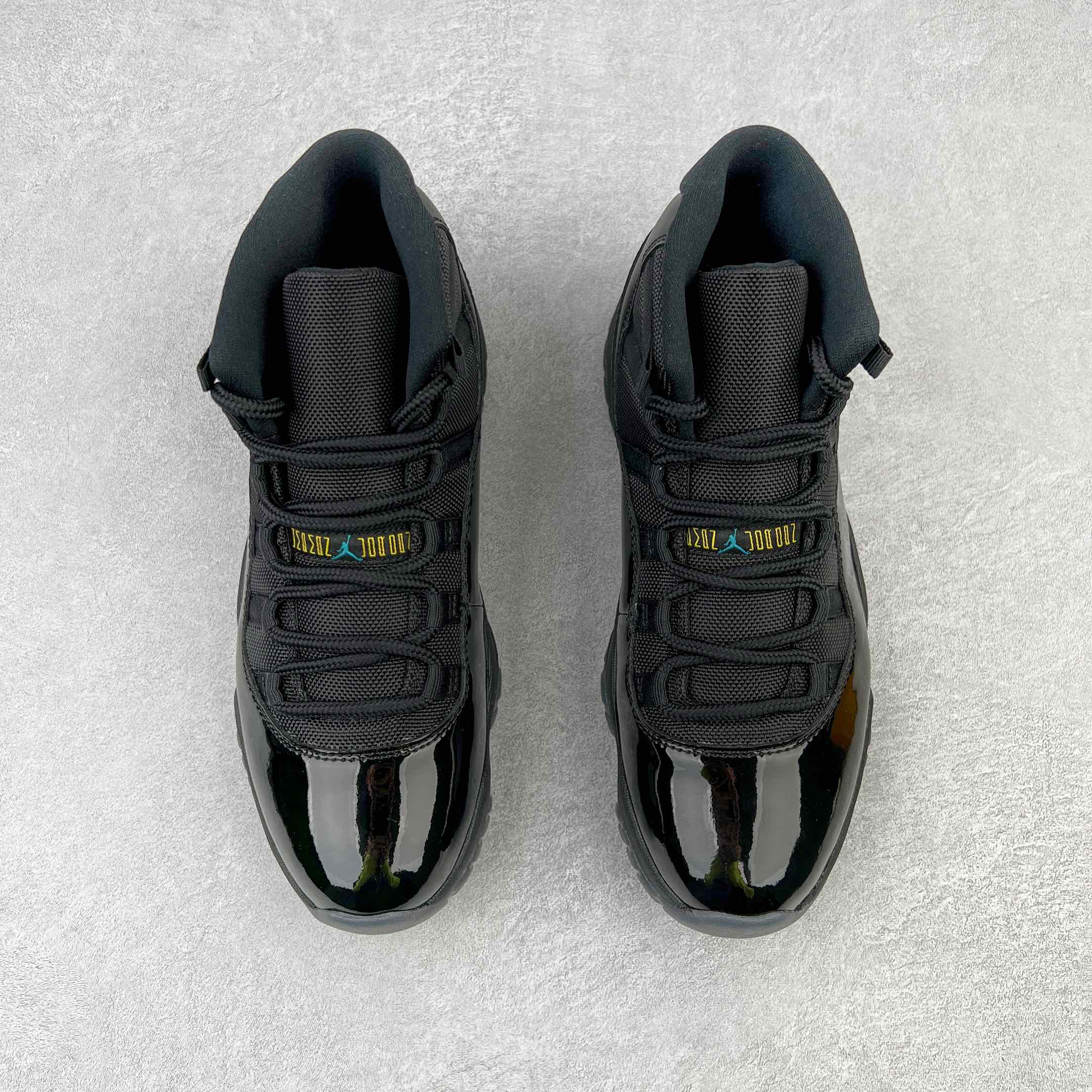 Air Jordan 11 "Cap and Gown"
