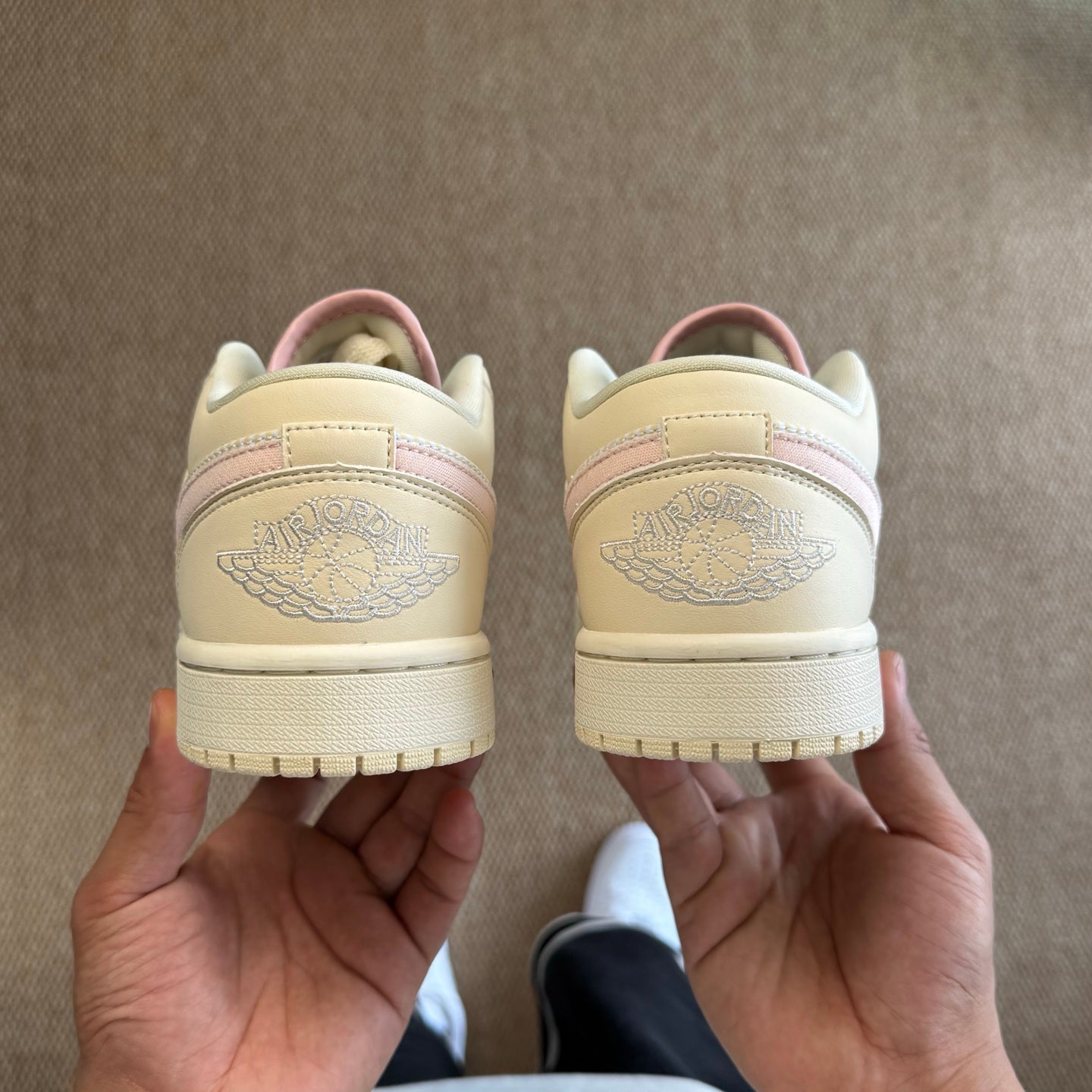 Air Jordan 1 Low SE "Pink Sail"