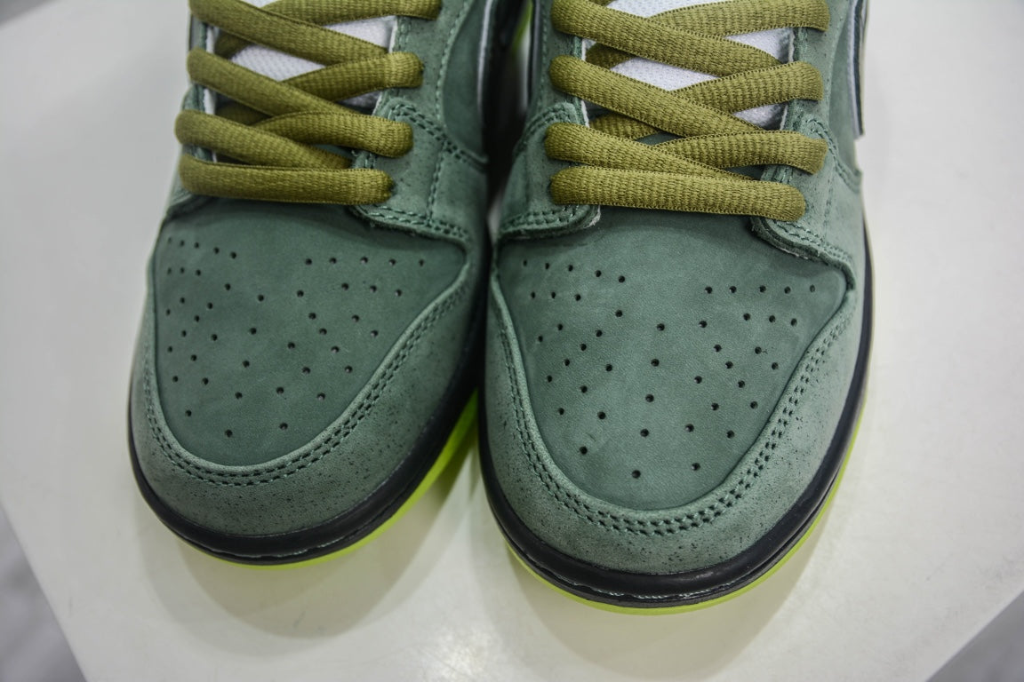 Nike SB Dunk Low "Purple Lobster""