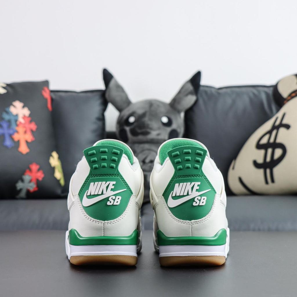 Air Jordan 4 SB "Pine Green"