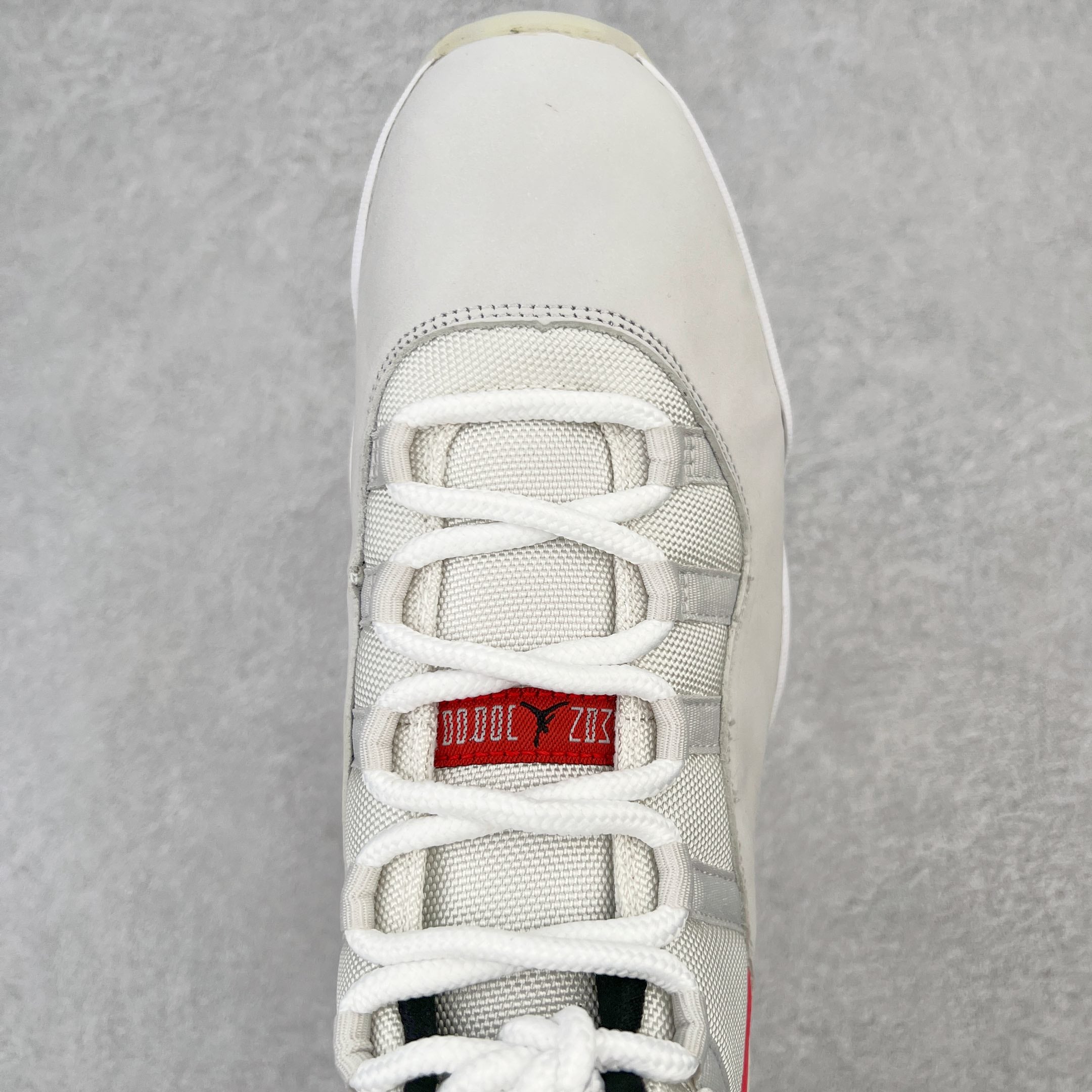 Air Jordan 11 "Platinum Tint"