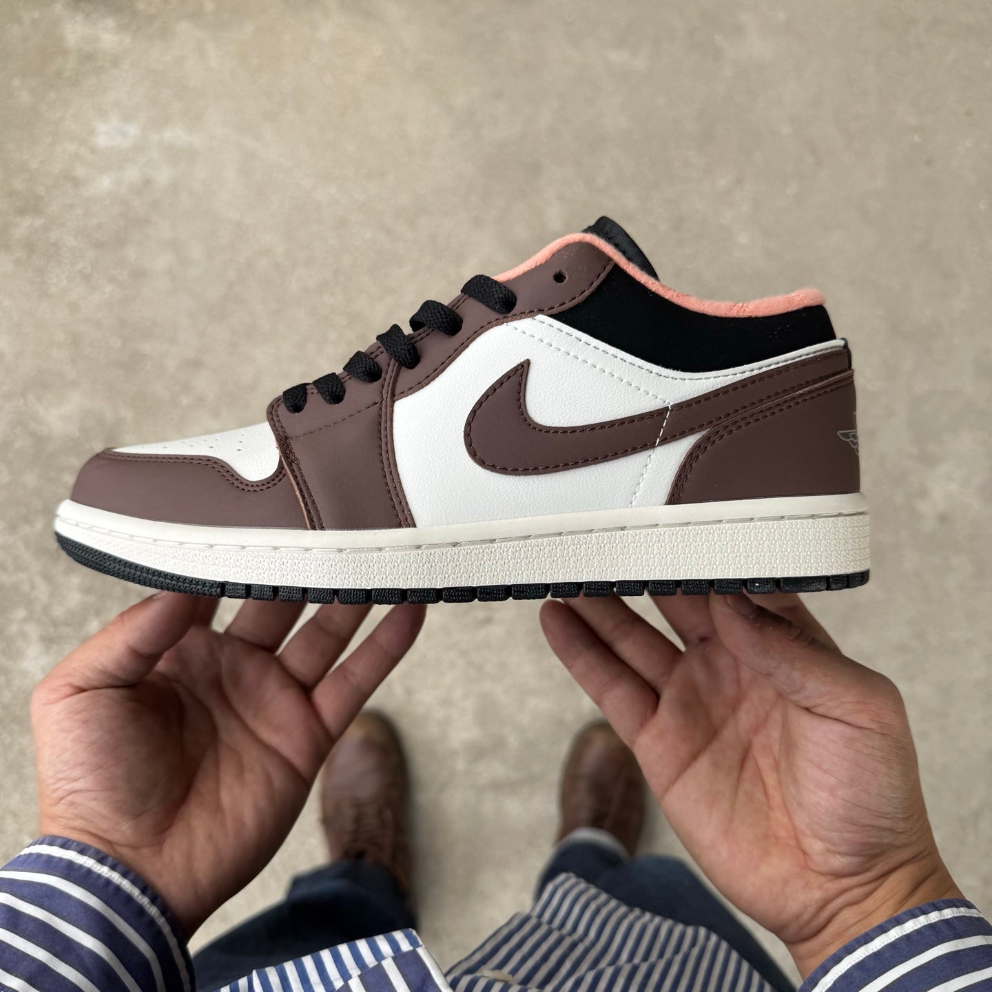 Air Jordan 1 Low "Light Chocolate"