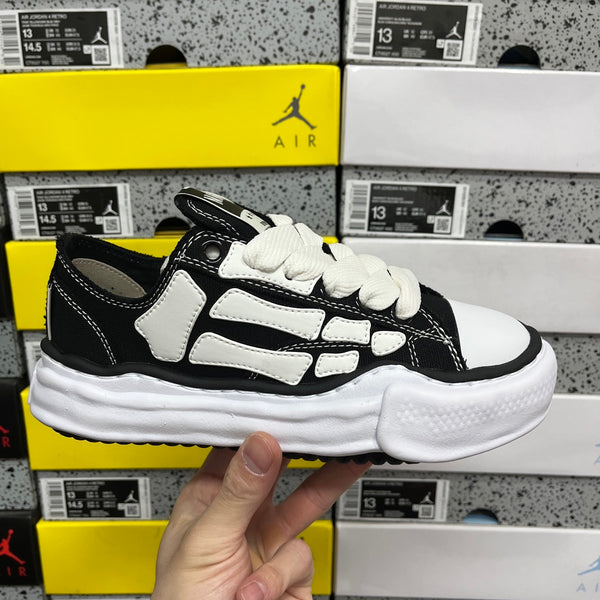 MIHARA YASUHIRO "Bone Black/White"