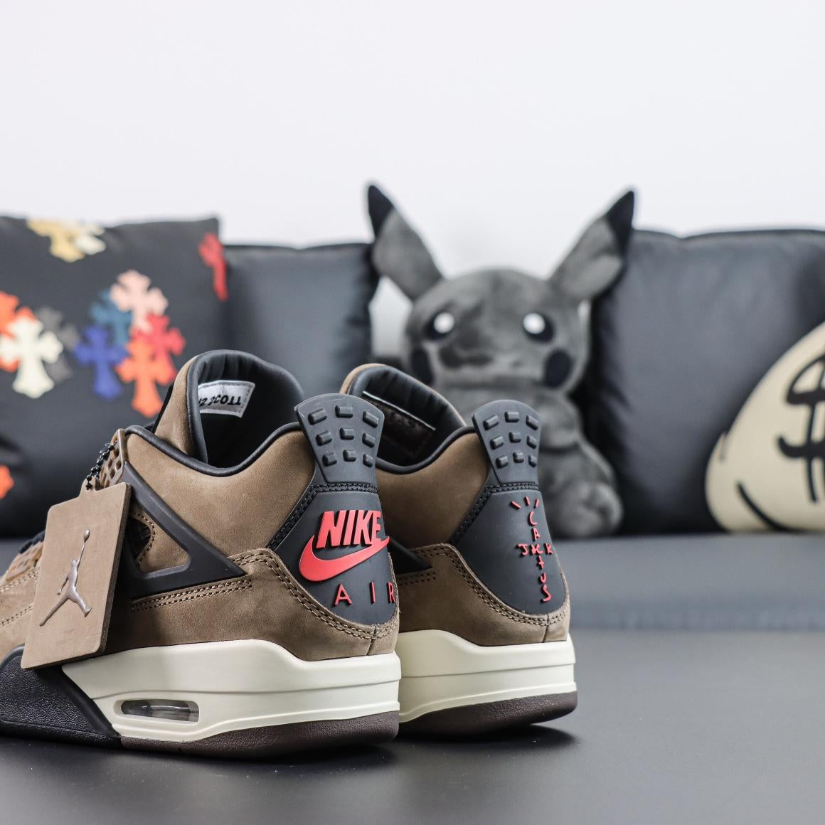 Travis Scott x Air Jordan 4 "Mocha"
