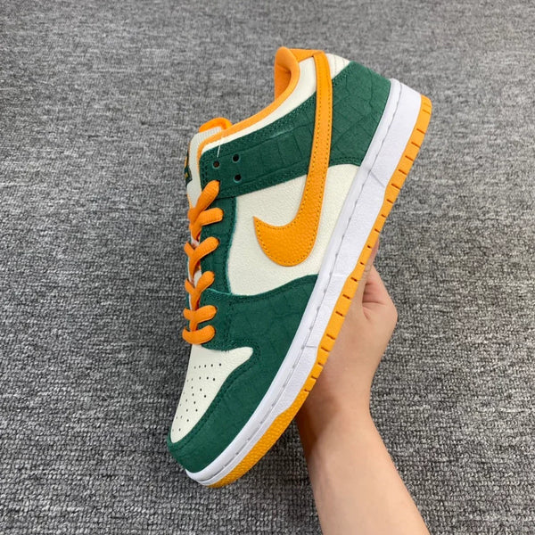 Nike SB Dunk Low "Legion Pine Kumquat"