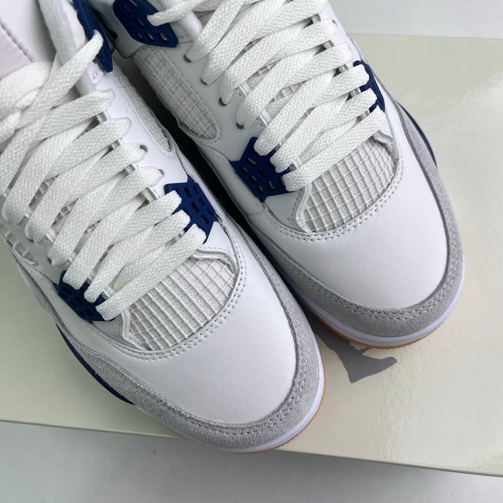 Air Jordan 4 Retro SB "Navy Gum"