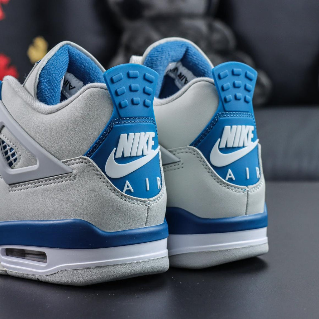 Air Jordan 4 "Military Blue"