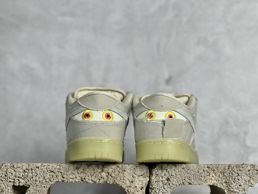 Nike SB Dunk Low "Mummy"