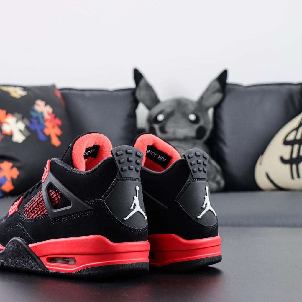 Air Jordan 4 Retro "Red Thunder"