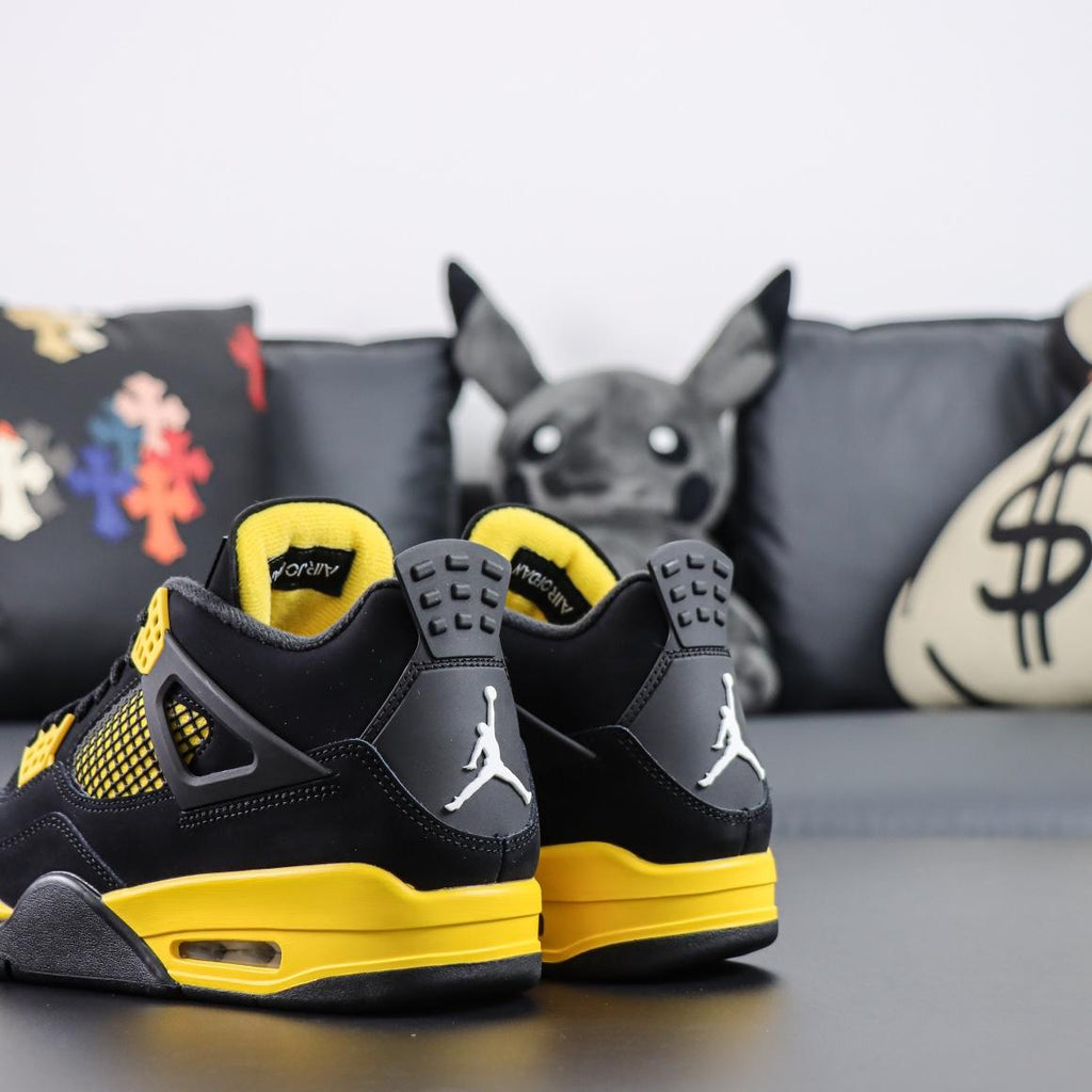 Air Jordan 4 Retro "Yellow Thunder"