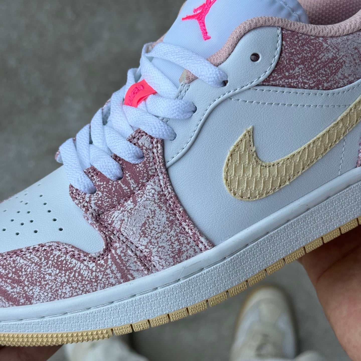 Air Jordan 1 Low SE GS "Paint Drip"