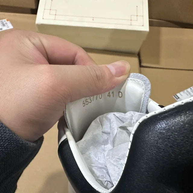 Alexander McQueen Oversized "White/Black"