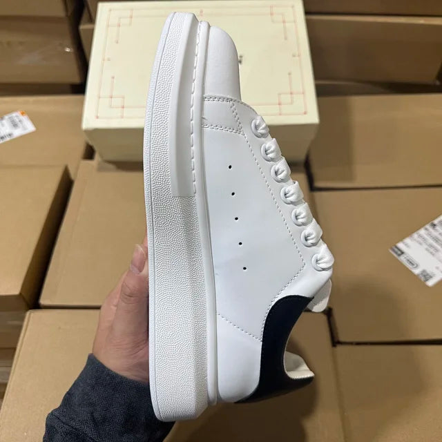 Alexander McQueen Oversized "White/Black"