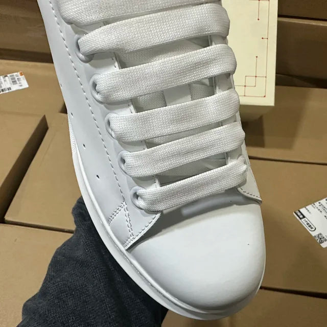 Alexander McQueen Oversized "White/Black"