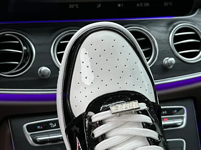 BAPE STA "Shark Black & White"